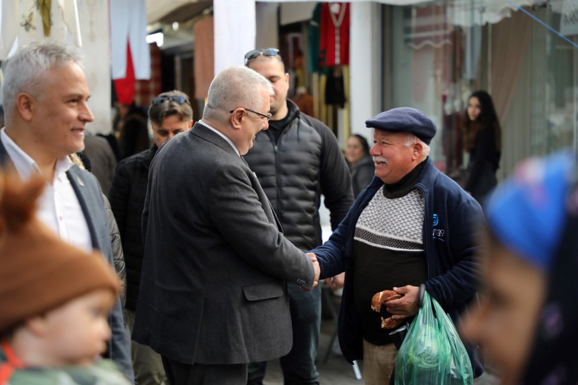 baskan ertas Çarsamba pazarinda esnafi ziyaret etti (11)