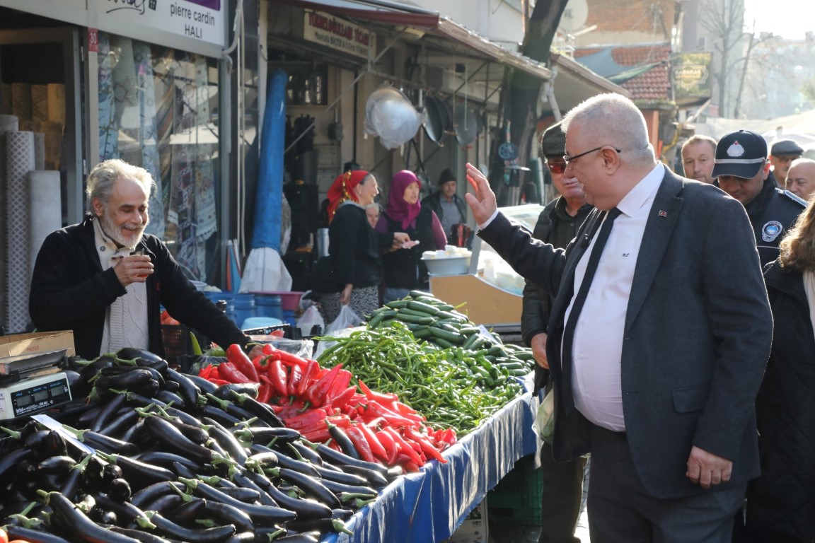 baskan ertas Çarsamba pazarinda esnafi ziyaret etti (3)