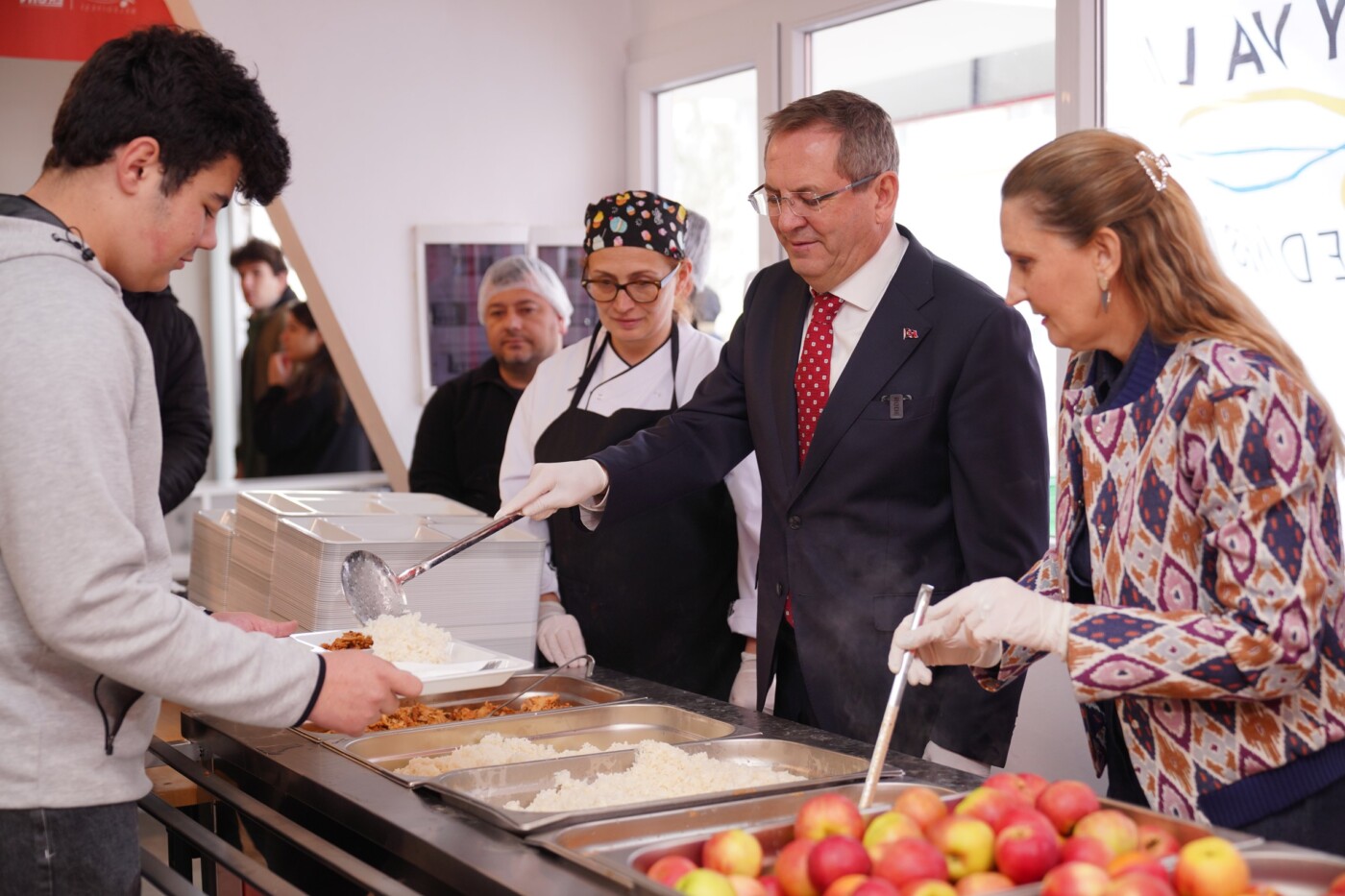 ayvalık belediyesi ikinci “Öğrenci lokantası” hizmete girdi (1)