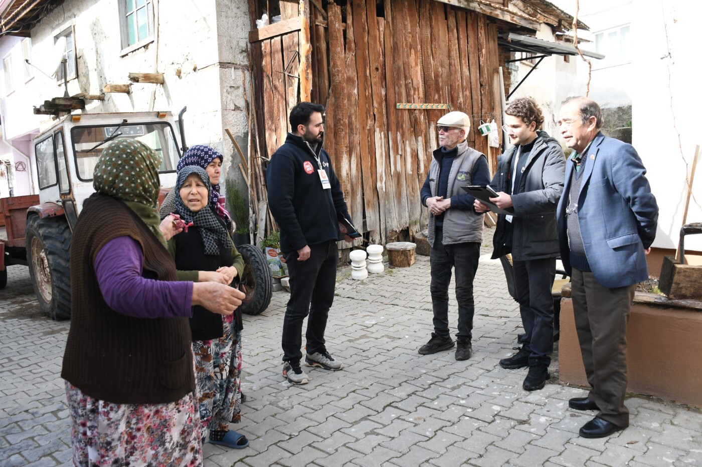 baskan akin'in yakin Çözüm'ü çalinmadik kapi birakmiyor (4)