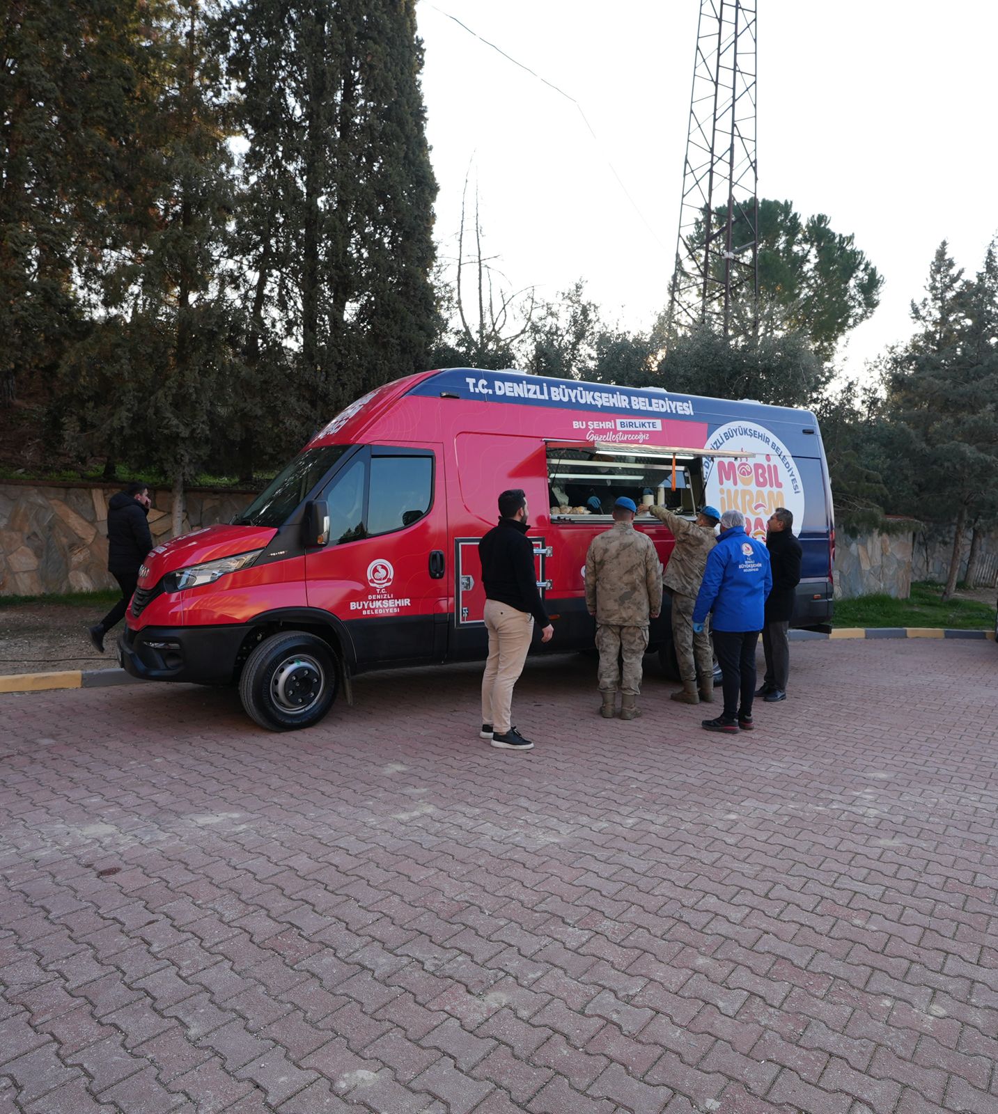 denizli büyükşehir belediyesi mobil ikram araçları hizmete başladı (2)