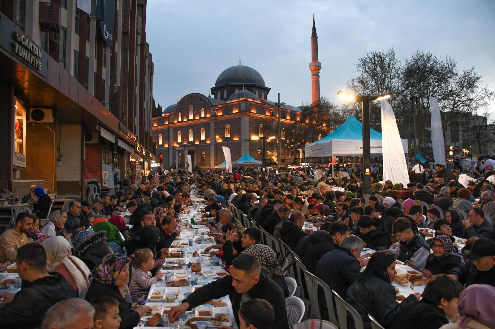 baskan akindan balikesirin kalbinde dev iftar 3