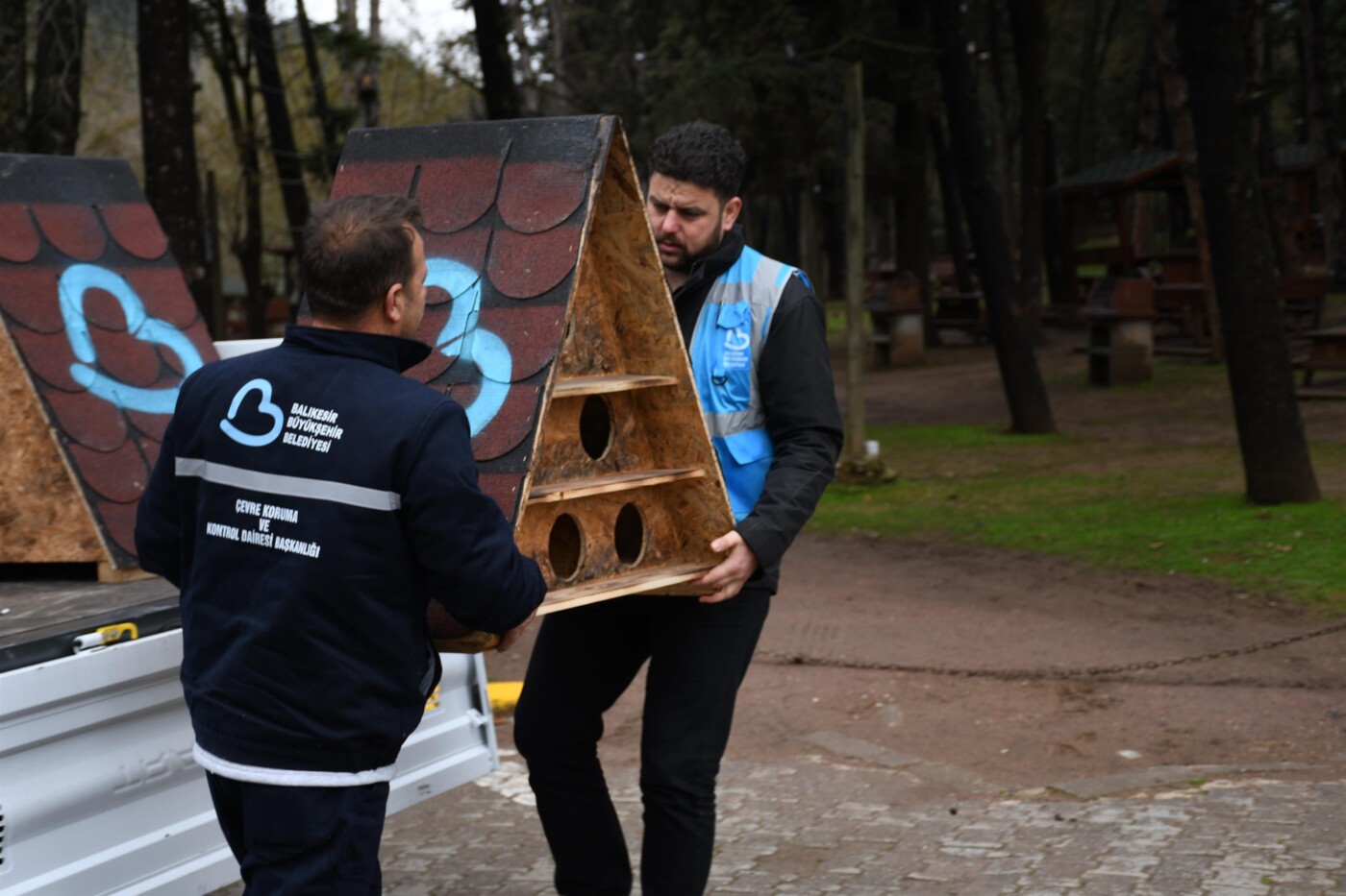 baskan akindan patili dostlara sicak yuva 9